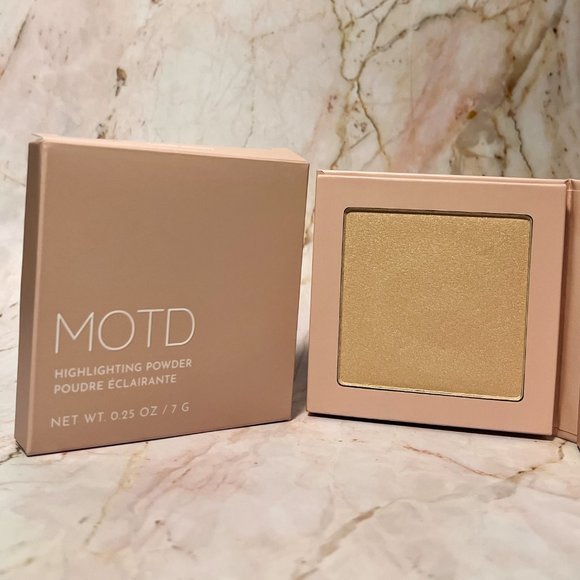 MOTD Highlighting Powder (Lucid Moon) - Picture 3 of 5